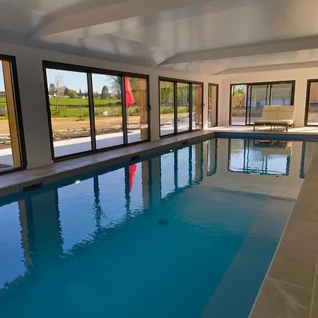 Holiday home Les Paticheres - L'etable Avec Acces Piscine Biville-la-Baignarde